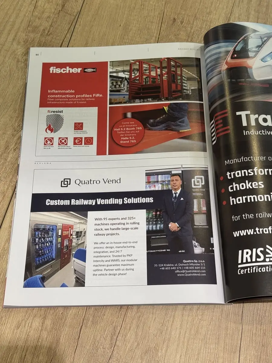 Otwarta strona czasopisma kolejowego z reklamą rozwiązań vendingowych Quatro Vend