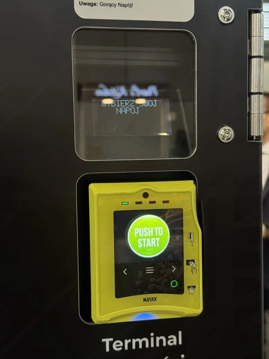 terminal platniczy nayax w automacie vendingowym